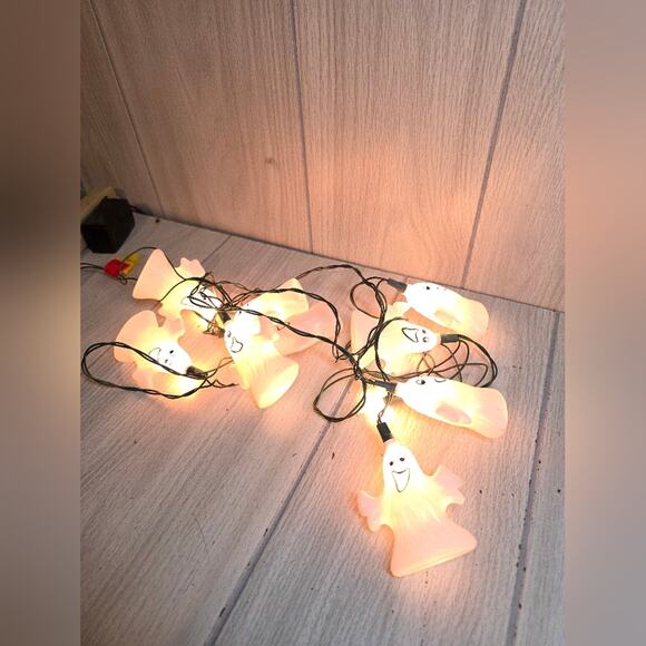 Vtg Blow Mold Scary/Happy Ghost String Lights Halloween Decorations - Picture 2 of 5